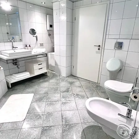 90qm Designerwohnung Mit Kueche Und Jacuzzi In Do-city 多特蒙德