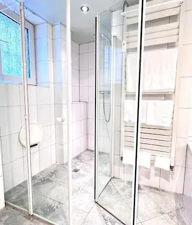 90qm Designerwohnung Mit Kueche Und Jacuzzi In Do-city 多特蒙德