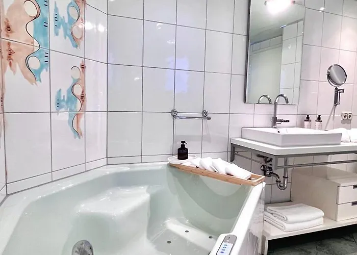 Apartmán 90qm Designerwohnung Mit Kueche Und Jacuzzi In Do-city