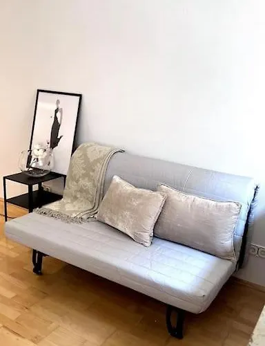 90qm Designerwohnung Mit Kueche Und Jacuzzi In Do-city Dortmund