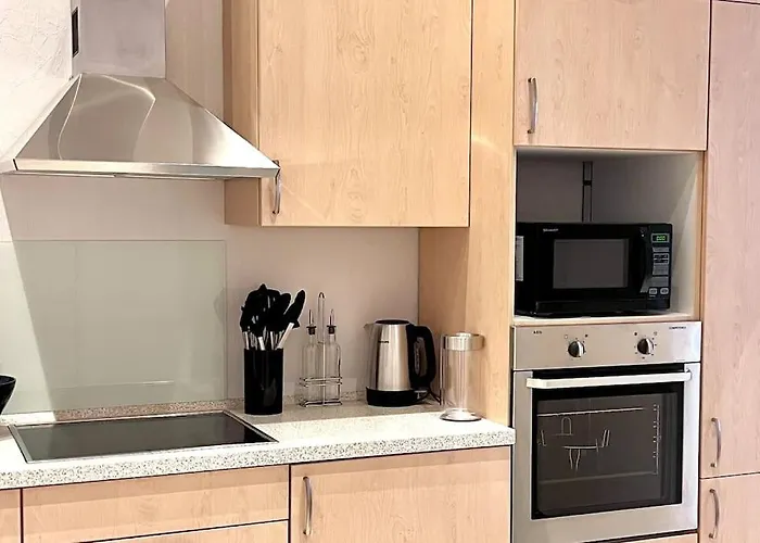 90qm Designerwohnung Mit Kueche Und Jacuzzi In Do-city * Dortmund