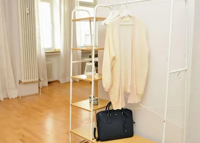 90qm Designerwohnung Mit Kueche Und Jacuzzi In Do-city *