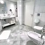 90qm Designerwohnung Mit Kueche Und Jacuzzi In Do-city Ντόρτμουντ
