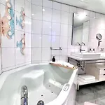 Διαμέρισμα 90qm Designerwohnung Mit Kueche Und Jacuzzi In Do-city Ντόρτμουντ