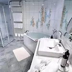 90qm Designerwohnung Mit Kueche Und Jacuzzi In Do-city Διαμέρισμα *