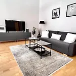Διαμέρισμα 90qm Designerwohnung Mit Kueche Und Jacuzzi In Do-city