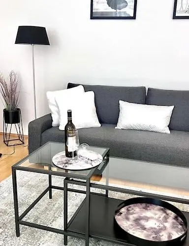 Apartament 90qm Designerwohnung Mit Kueche Und Jacuzzi In Do-city Dortmund