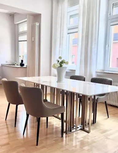 Apartament 90qm Designerwohnung Mit Kueche Und Jacuzzi In Do-city